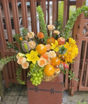 Giỏ Trái Cây Và Hoa