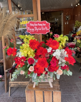 Giỏ Hoa Tươi Chúc Mừng 