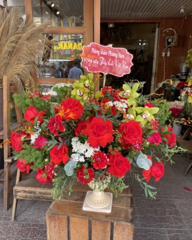 Giỏ Hoa Chúc Mừng - Hoa Hồng Tươi