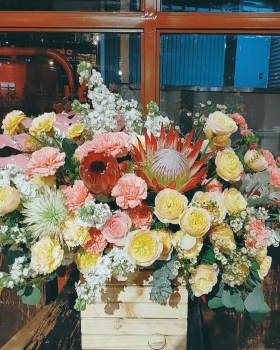 Hoa Tươi Chúc Mừng - Mẫu Hoa Hiện Đại LV002