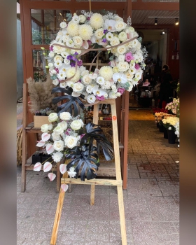 Kệ hoa tươi chia buồn hiện đại - LV 7554