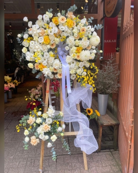 Kệ hoa tươi chia buồn hiện đại - kệ hoa đẹp LV 5775