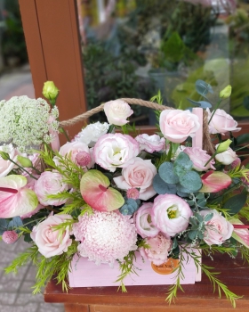 Giỏ Hoa Tươi Chúc Mừng LV552