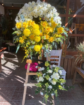 Kệ hoa tươi chia buồn hiện đại - kệ hoa đẹp LV 6432