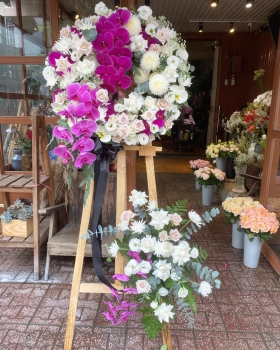 Kệ hoa tươi chia buồn hiện đại - kệ hoa đẹp LV 7432