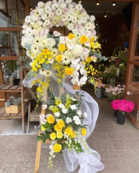 Kệ hoa tươi chia buồn hiện đại - kệ hoa đẹp LV 7642