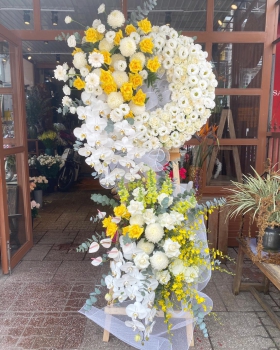 Kệ hoa tươi chia buồn hiện đại - kệ hoa đẹp LV 5322