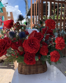 Giỏ Hoa Chúc Mừng - Giỏ Hoa Tươi LV-3003