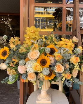 Giỏ Hoa Chúc Mừng - Giỏ Hoa Tươi LV-1089