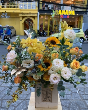 Giỏ Hoa Chúc Mừng - Giỏ Hoa Tươi LV-8103