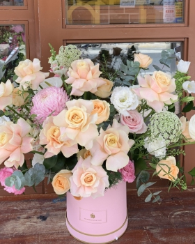 Giỏ Hoa Chúc Mừng - Giỏ Hoa Tươi LV-0109