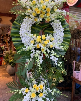 Hoa Tươi Chia Buồn - Kệ Hoa Tươi LV039