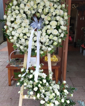 Kệ Hoa Tươi Chia Buồn - Hoa Tươi Đẹp LV-1105