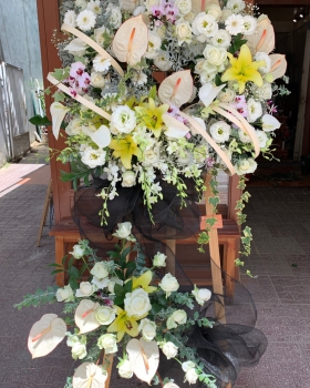 Kệ hoa tươi chia buồn hiện đại - kệ hoa đẹp LV 3134