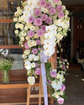 Kệ Hoa Tươi Chia Buồn - Hoa Tươi Đẹp LV0605