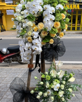 Kệ hoa tươi chia buồn hiện đại - kệ hoa đẹp LV 7426