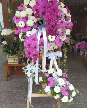 Kệ hoa tươi chia buồn hiện đại - kệ hoa đẹp LV 2468