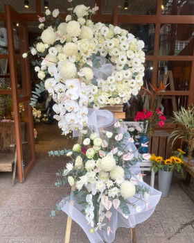 Kệ Hoa Tươi Chia Buồn - Hoa Viếng LV-9A07