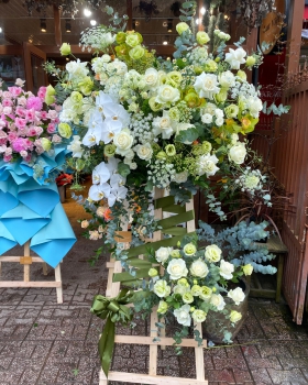 Kệ Hoa Tươi Chúc Mừng LV - S077