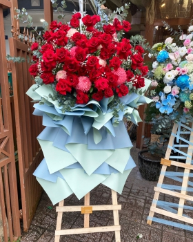 Kệ Hoa Tươi Chúc Mừng LV - S071