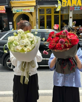 Lớp Học Hoa Bó Chúc Mừng -  Khóa Học Lat Việt