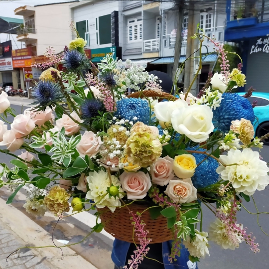 Giỏ Hoa Tươi Chúc Mừng LV-006