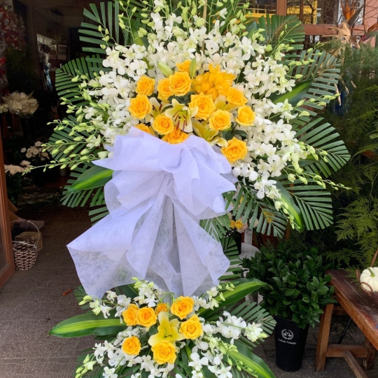 Hoa Tươi Chia Buồn - Kệ Hoa Tươi LV939