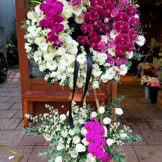 Kệ Hoa Tươi Chia Buồn - Kệ Hoa Đẹp LV0066