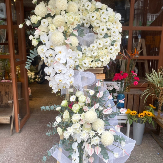 Kệ Hoa Tươi Chia Buồn - Hoa Viếng LV-9A07